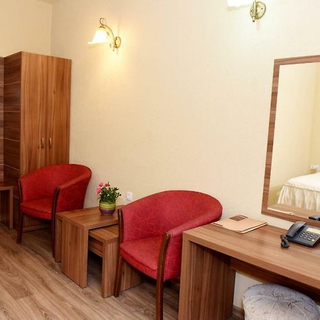 Hotel Gema Брашов Экстерьер фото