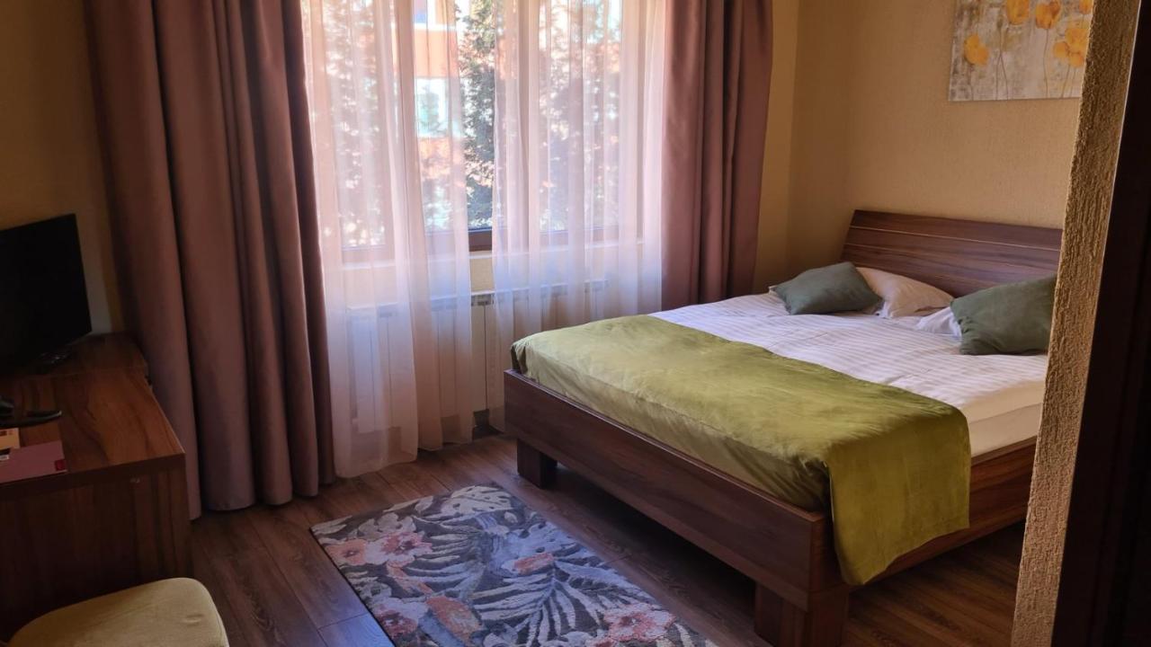 Hotel Gema Брашов Экстерьер фото