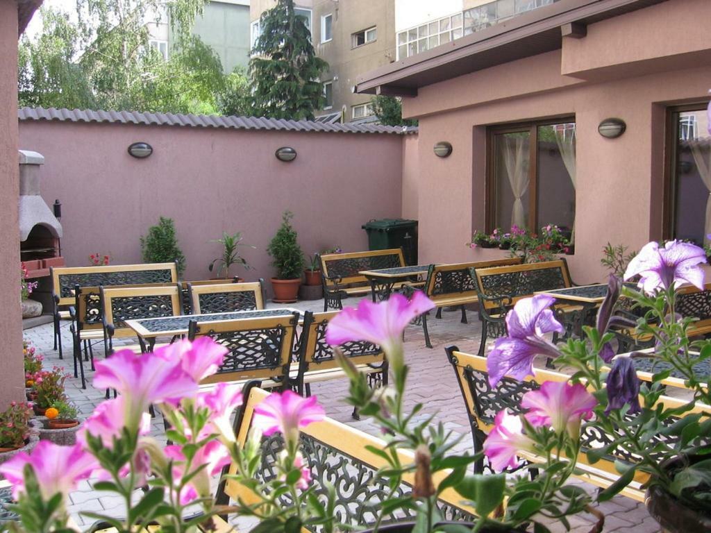 Hotel Gema Брашов Экстерьер фото