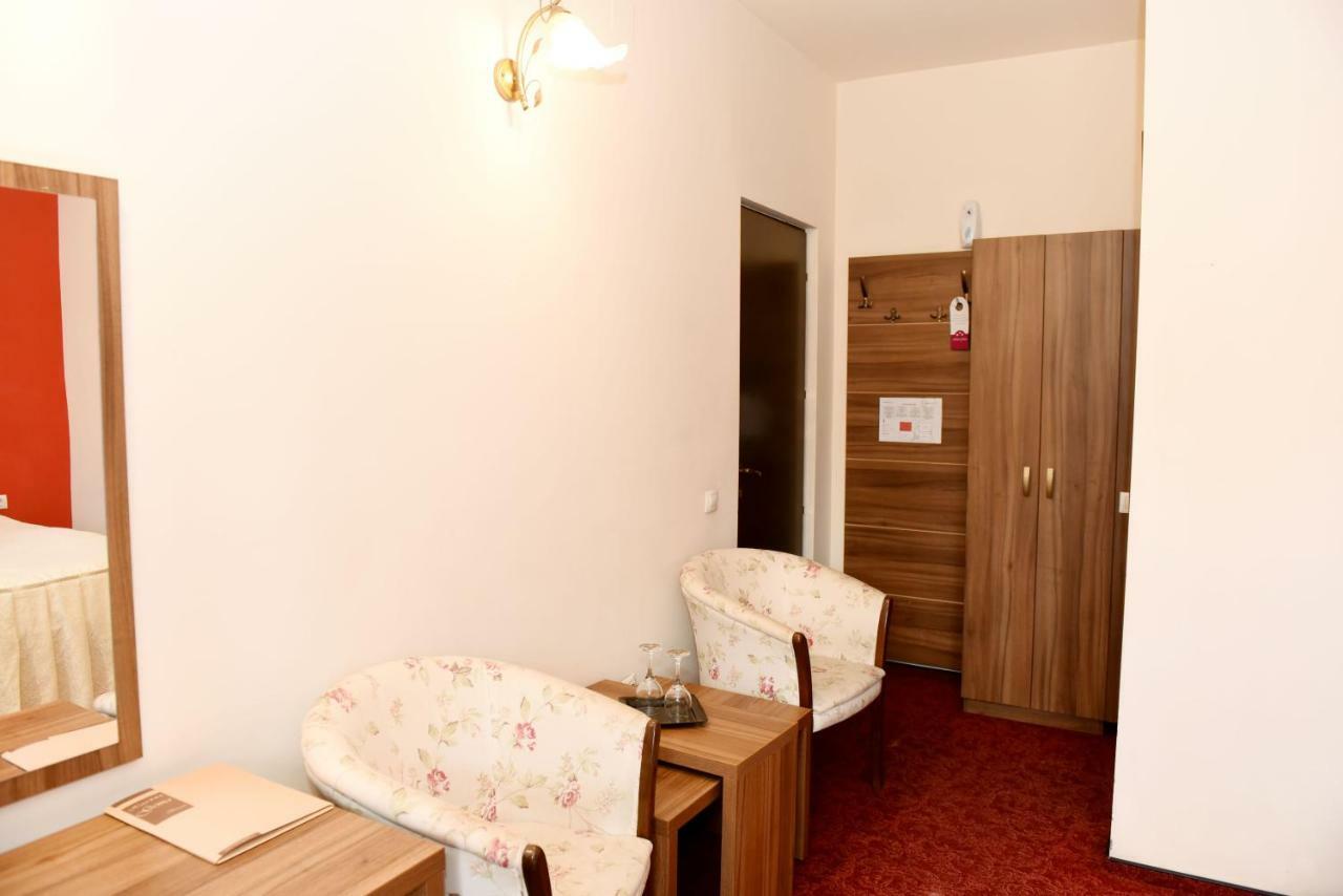 Hotel Gema Брашов Экстерьер фото