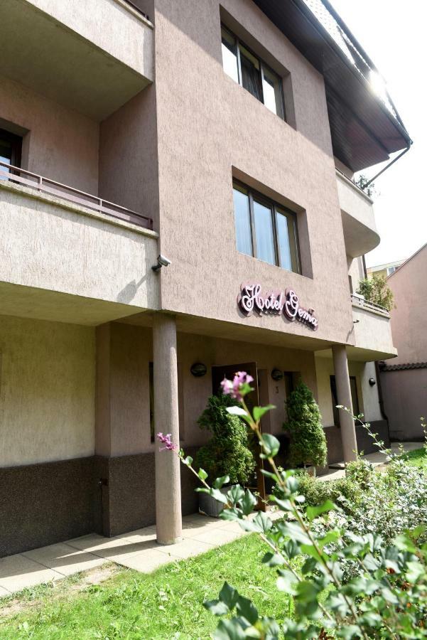 Hotel Gema Брашов Экстерьер фото