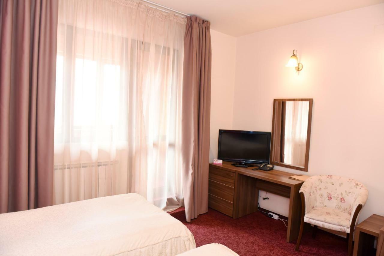 Hotel Gema Брашов Экстерьер фото
